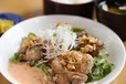 上州高原どりの自家製から揚げ定食！Wソース仕立て♪