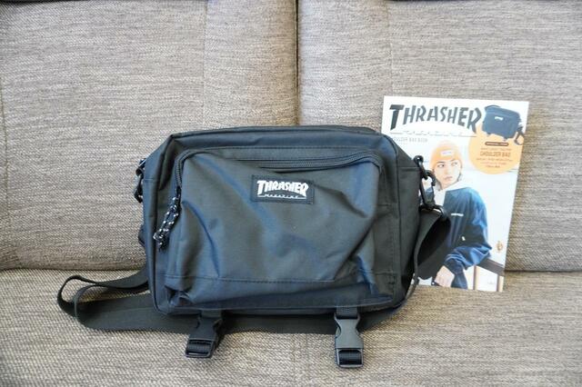 【THRASHER SHOULDER BAG BOOK special package】冊子とバッグ