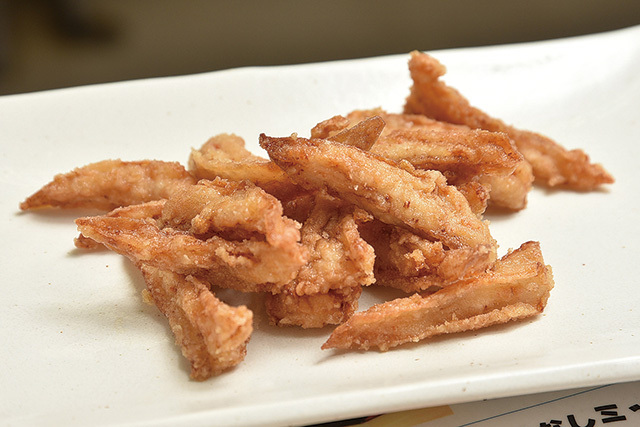 元祖中津からあげ もり山 学芸大学店／なんこつ 1人前（約15個）270円 コリコリとした食感でおつまみにピッタリ。値段の安さも魅力。