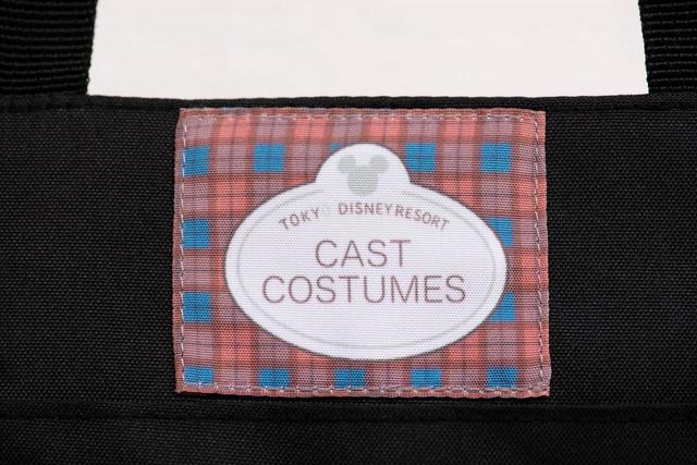 アウター 39,000円|サイズ:S、M、L|東京ディズニーリゾート・サーキュレーティングスマイル|販売店舗:東京ディズニーランド「ホームストア」、東京ディズニーシー「スチームボート・ミッキーズ」|販売日:2022年11月10日(木)