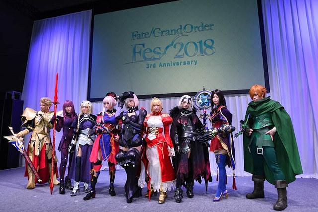 公式コスプレイヤーによるステージも開催