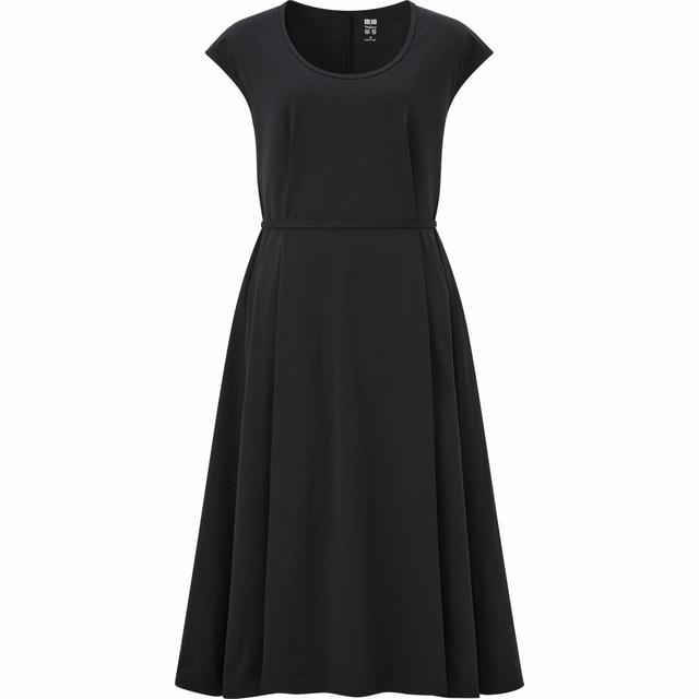 【UNIQLO（ユニクロ） × Theory（セオリー） コラボレーション第二弾】ウルトラストレッチAラインワンピース（半袖）