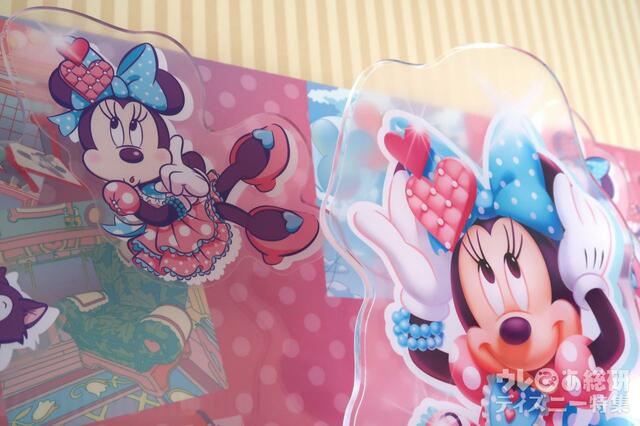「ディズニー・パルパルーザ“ミニーのファンダーランド”」スペシャルルーム　テレビ台の上の立体的な飾り