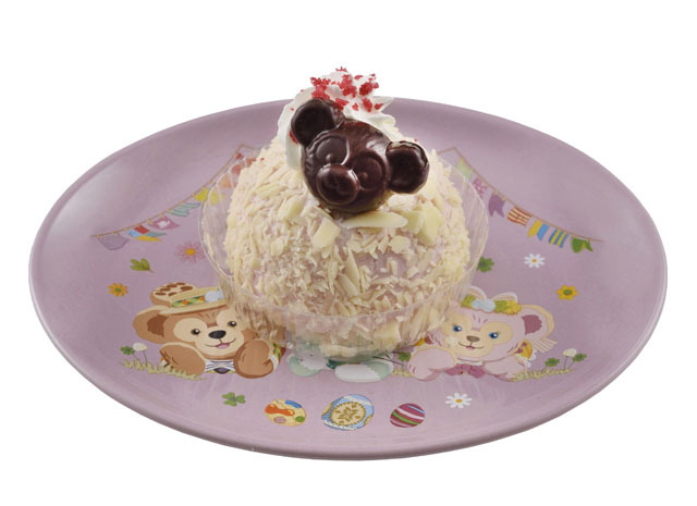 ストロベリームースケーキ、スーベニアプレート付き/東京ディズニーシー「ダッフィーのイースター・フェア」©Disney