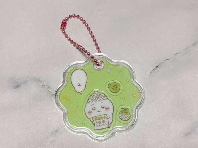 「1．ちいかわ」でした。メロンのカバーを頭に被った姿がなんともキュートなワンシーンです♪