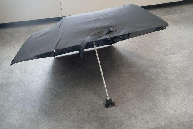 ミッキー 折りたたみ傘 晴雨兼用 ポーチ入り 蒸気船ウィリー SHINY DAY 3,900円