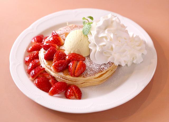 いちごとメープルのパンケーキ