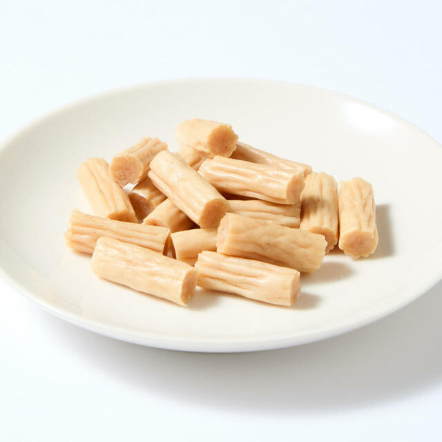 「素材の栄養おやつ たんぱく質 鶏むね肉のカルパス」＜価格：290円（税込）＞【おやつで手軽にたんぱく質や食物繊維が摂れる！無印良品 の「素材の栄養おやつ」シリーズに新商品5種が登場！】