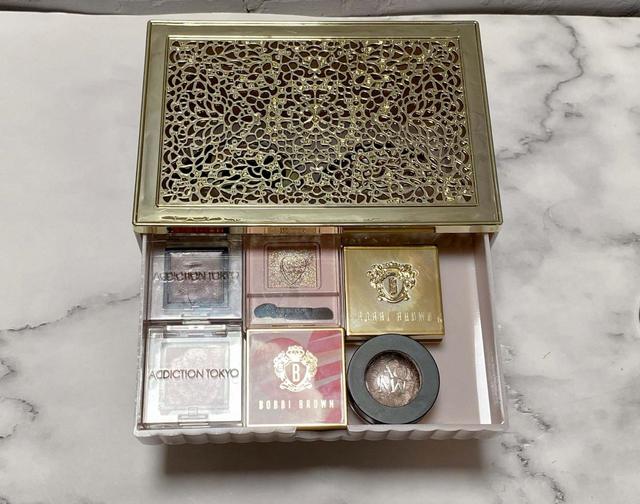 『THREEPPY（スリーピー）』1段目にはアイシャドウを入れるのにぴったり