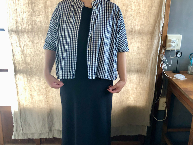 【ユニクロ　エアリズムコットンブラワンピース】シャツを羽織れば仕事着としても使えそう