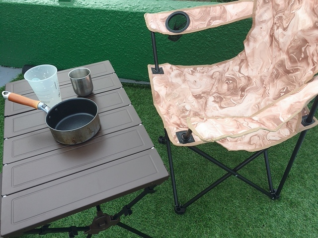 【ワークマン ワイド耐熱フィールドテーブル】ハイチェアと合わせてもOK