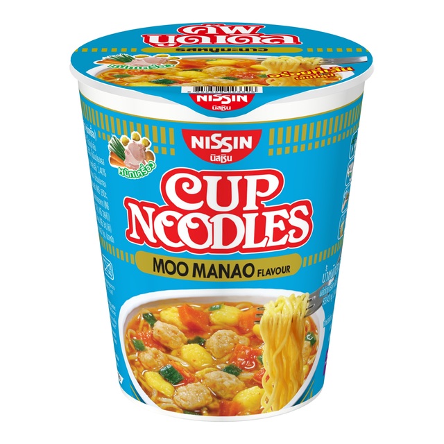 ＜タイ代表＞ ■MOO MANAO(ムーマナオ) フレーバー：辛口ライムポーク 酸味と辛さが特徴のタイ風豚しゃぶサラダをカップヌードル流にアレンジ。 豚肉の旨みにライムの酸味と香り、唐辛子の辛さが調和したエスニックな味わいです。