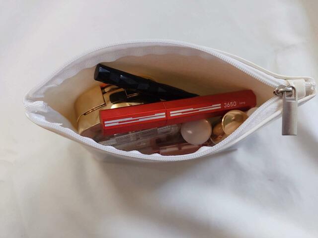 コスメを入れた状態（上から見た）