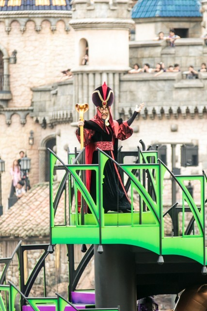 「ザ・ヴィランズ・ワールド」 水上 ジャファー 撮影 / YOSHI