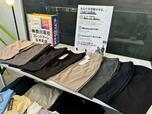 【ワークマン コットンライクストレッチパンツ(万能パンツ)】詳しいバリエーションは不明ですが、会場には幅広いカラーが揃っていました