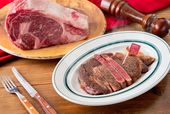 黒毛和牛リブロースステーキ（300g）