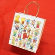 【フェイラー×セサミストリート】「セサミストリート フレンズ 紙袋」330円（税込み）