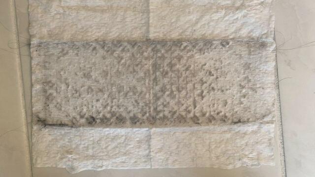 【アイリスオーヤマ　電動フロアワイパー】使用後のシートについた汚れ