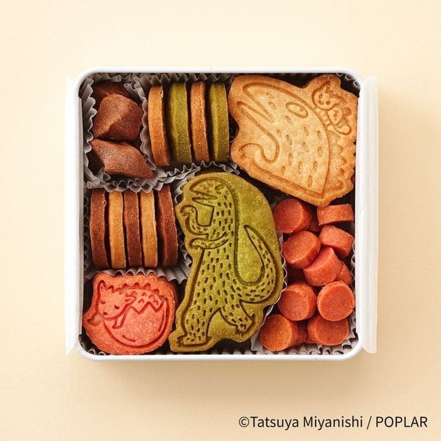 【グランスタ東京 名作絵本のクッキー缶セレクション】ウマソウが運んだ赤い実がモチーフのクッキーも！