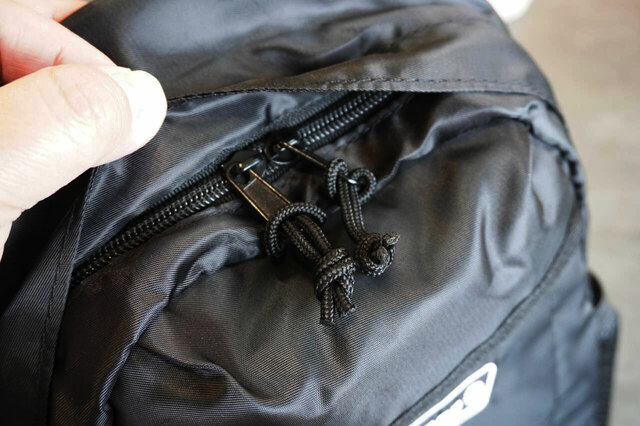 使いやすいダブルジップ