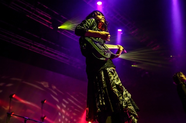 妖艶なギタープレイで男女の視線を独り占めするDaichi（Gt）