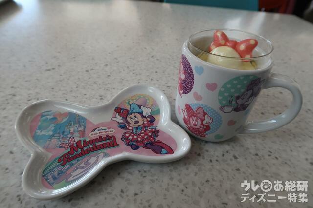 ディズニー・パルパルーザ“ミニーのファンダーランド”のスーベニアカップとプレート