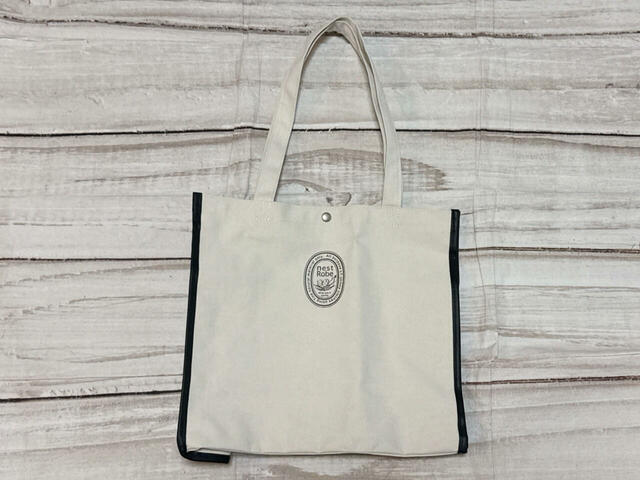 シンプルでおしゃれなキャンバストート