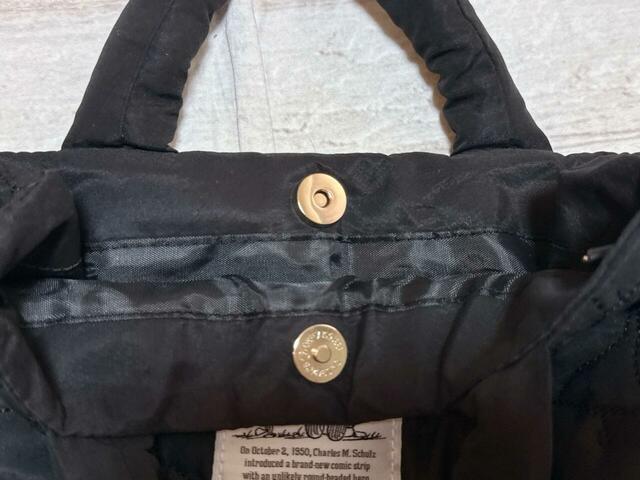 開口部にはマグネットスナップボタン付き