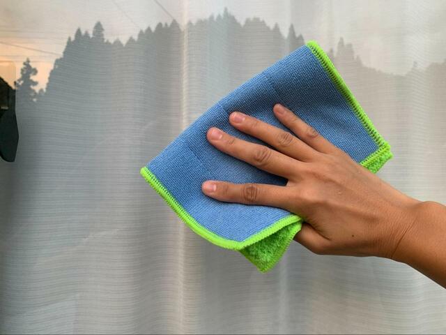 【カインズ　窓も網戸も拭けるぞうきん】から拭きで十分キレイに。仕上げ拭き用にも