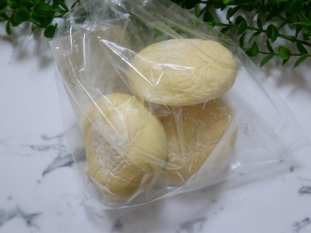 フワモチみにくりーむパン