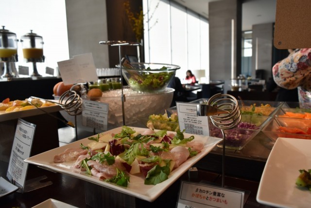 三井ガーデンホテル銀座プレミア／ローストポークとリンゴのサラダ