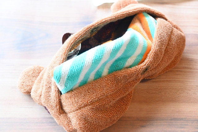 【ファミリーマート『あつまれ どうぶつの森』キャンペーン】「タオルインポーチ」2,290円／ミニタオルのサイズは23×23cm、ポーチのサイズは22×16cm