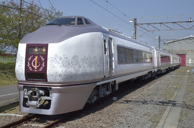 クール＆エレガントをな女性をイメージした車体