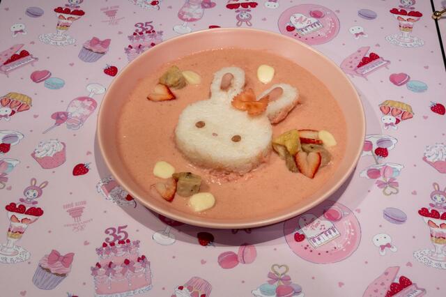 うさぎ♡ピンクカレー 1,490円｜mezzo piano 35th Anniversary Cafe