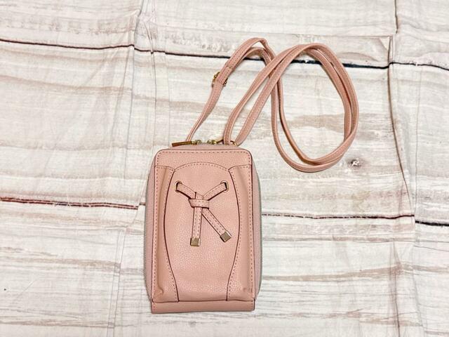 「VIS（ビス）」で人気のフラワーカットバッグがスマホショルダーに！