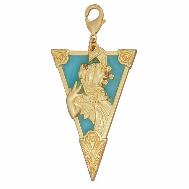 チャーム 900円|モーメンツゴーラウンド|東京ディズニーリゾート40周年“ドリームゴーラウンド”スペシャルグッズ|販売店舗:東京ディズニーランド「プラネットM」、東京ディズニーシー「ベッラ・ミンニ・コレクション」、東京ディズニーリゾート・アプリ(パーク入園者のみ)|発売日:2023年8月17日(木)