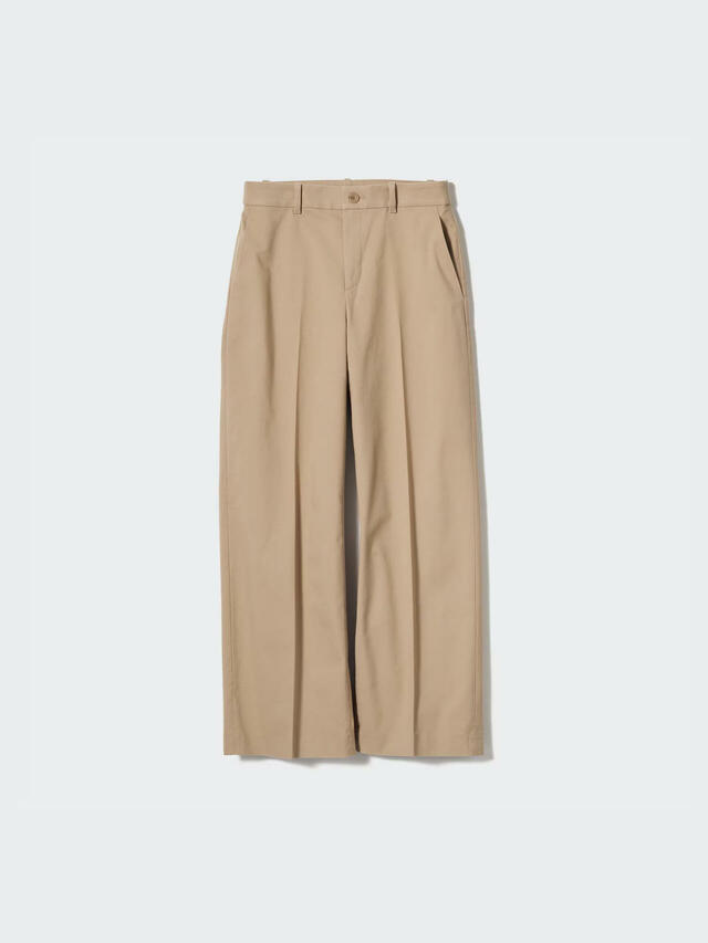 「ワイドチノパンツ」3,990円（税込）