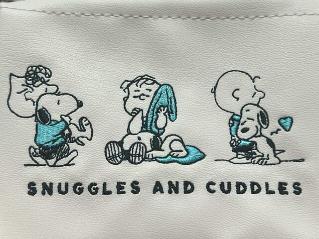 高級感あふれるスヌーピーの刺繍デザインが大人かわいい！