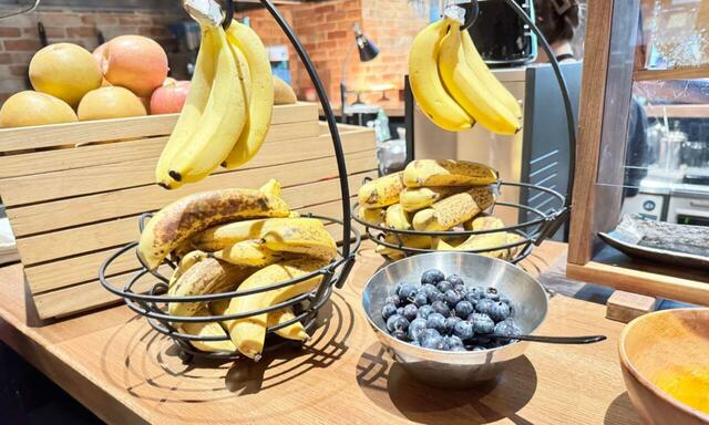 【BUNDOZA】山盛りのフレッシュフルーツが食べ放題なのは気分も上がります