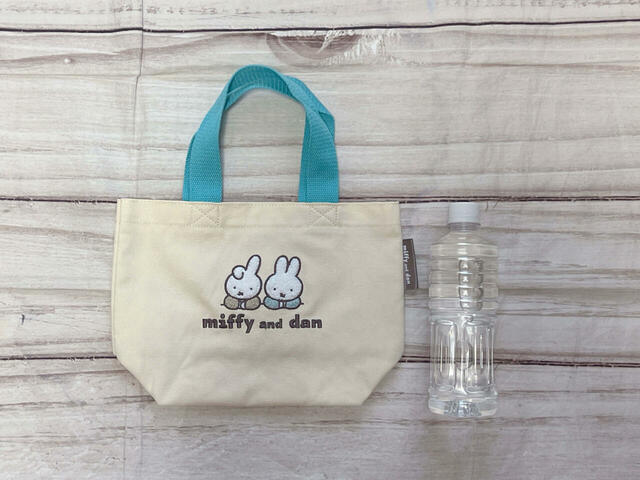 550mlのペットボトルと並べてみました