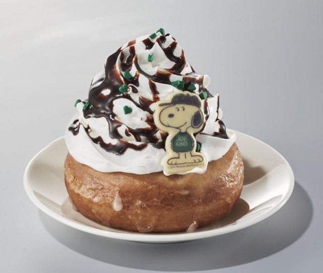 【PEANUTS™+STARBUCKS™】「ジョー カインド スヌーピー シュガードーナツ」¥480(店内利用のみ)