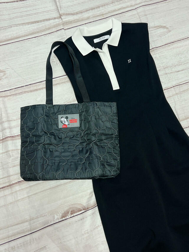 上品な光沢感のある素材なため、ブラックコーデでものっぺりしないのがうれしい！