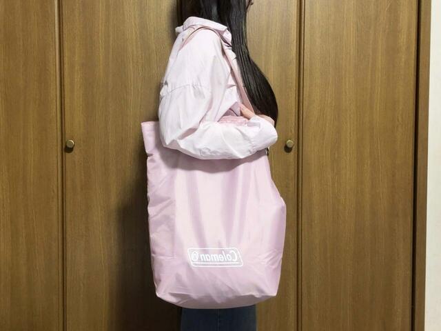 バッグ自体が軽量なので、たくさん入れても重くなりません♪