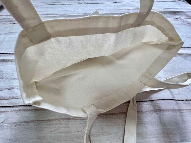 【otonaMUSE(オトナミューズ)7月号増刊】内側にはポケットはなし。シンプルなトートバッグです