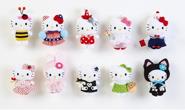 ミニマスコットブローチ（全10種、約縦7.5×横5.5㎝）