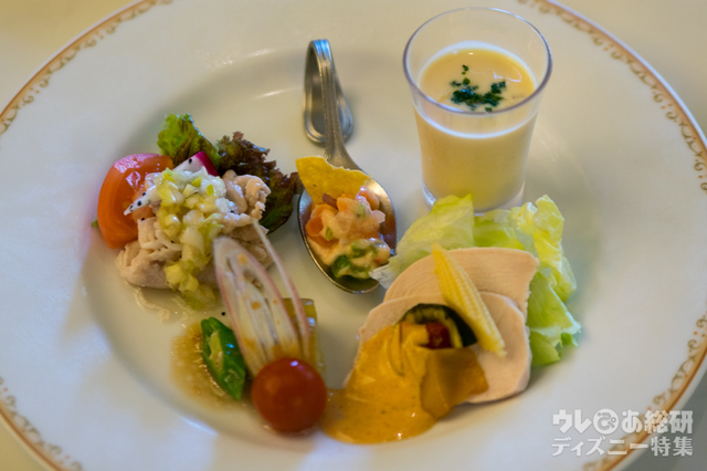 “ディズニー夏祭り”ランチブッフェ／ディナーブッフェ｜東京ディズニーランドホテル「シャーウッドガーデン・レストラン」