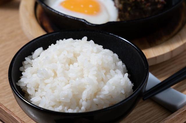 その日のひき肉に合わせて炊いた白米