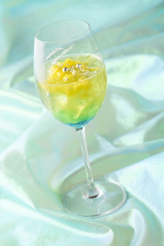 エンパイア・グリル “東京ディズニーリゾート40周年ドリームゴーラウンド”スペシャルドリンク6月1日～7月23日