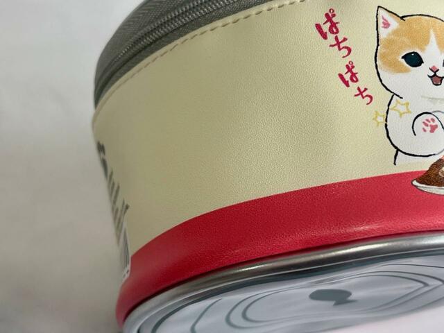 クリーム色×コーラルピンクのカラーがキュート！素材は合成皮革。高級感あるフェイクレザー生地です