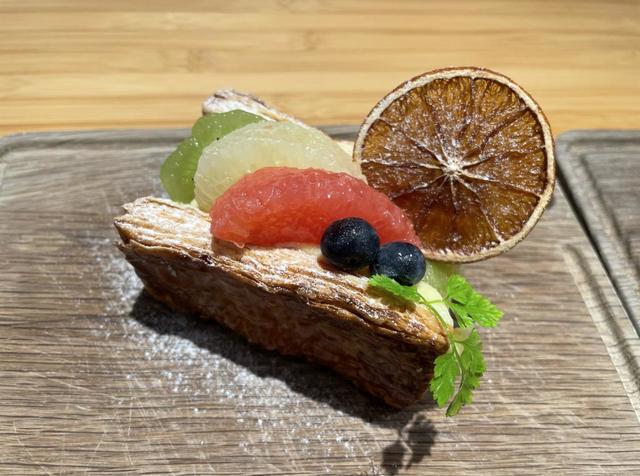 「季節果実のミルフィーユ」680円（税込）